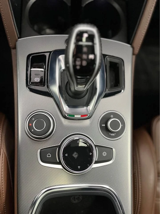 2020 Alfa Romeo Stelvio - Image 14 of 17