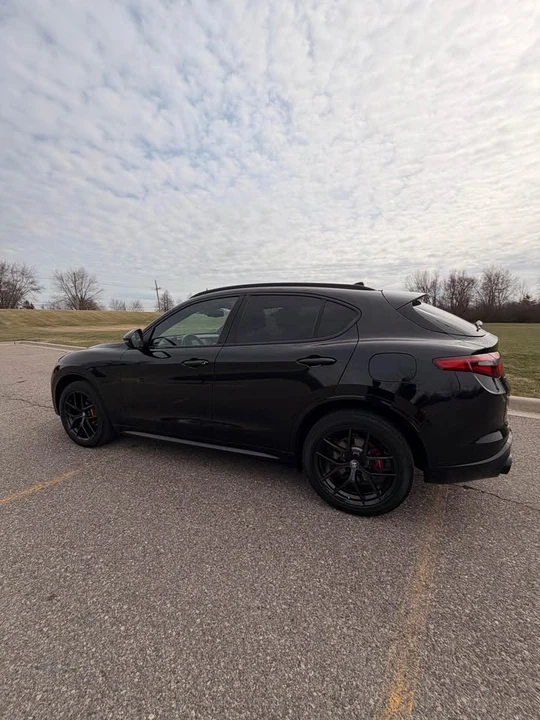 2020 Alfa Romeo - Image 2 of 20