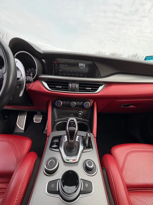 2020 Alfa Romeo - Image 17 of 20