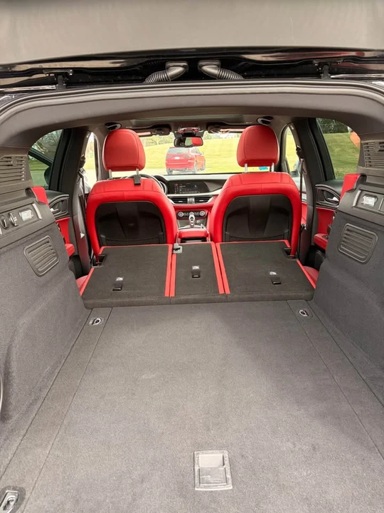 2020 Alfa Romeo - Image 13 of 20