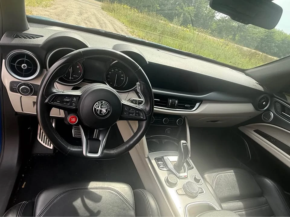 2020 Alfa Romeo Stelvio - Image 9 of 10
