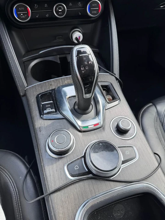 2020 Alfa Romeo Stelvio - Image 15 of 18