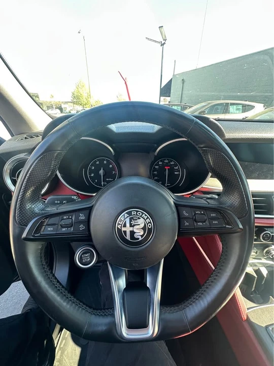 2020 Alfa Romeo Stelvio - Image 8 of 17