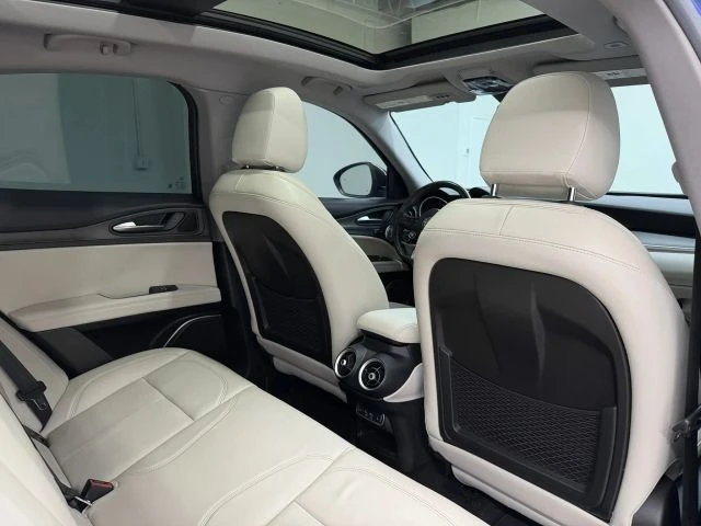2020 Alfa Romeo Stelvio - Image 15 of 31