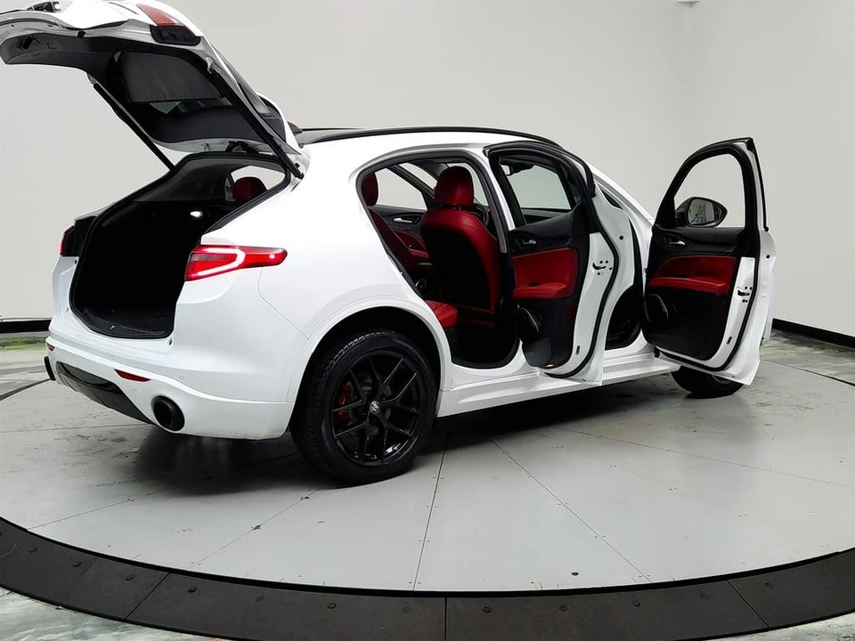 2020 Alfa Romeo Stelvio - Image 11 of 12