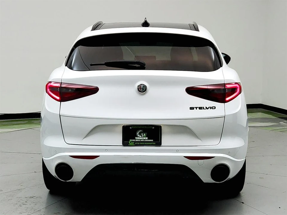 2020 Alfa Romeo Stelvio - Image 6 of 12