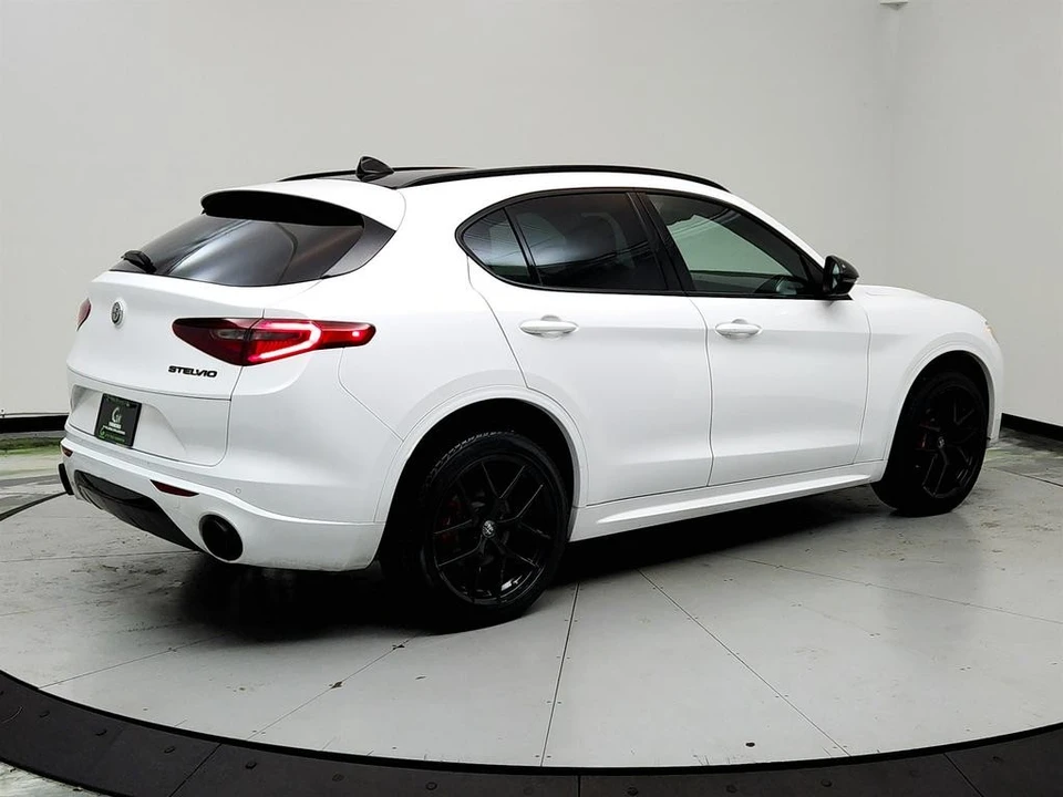 2020 Alfa Romeo Stelvio - Image 5 of 12