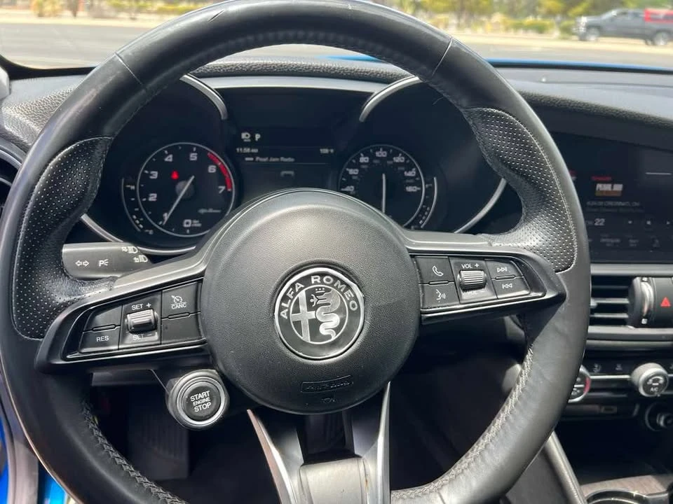 2020 Alfa Romeo Giulia - Image 16 of 20