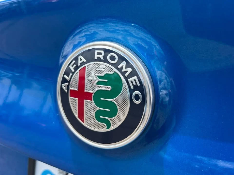 2020 Alfa Romeo Giulia - Image 5 of 20
