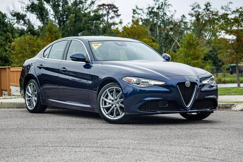2020 Alfa Romeo Giulia - Image 2 of 13