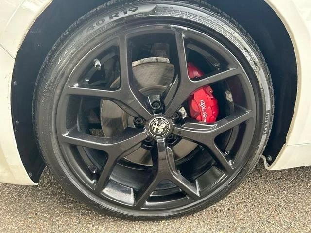 2020 Alfa Romeo Giulia - Image 8 of 18