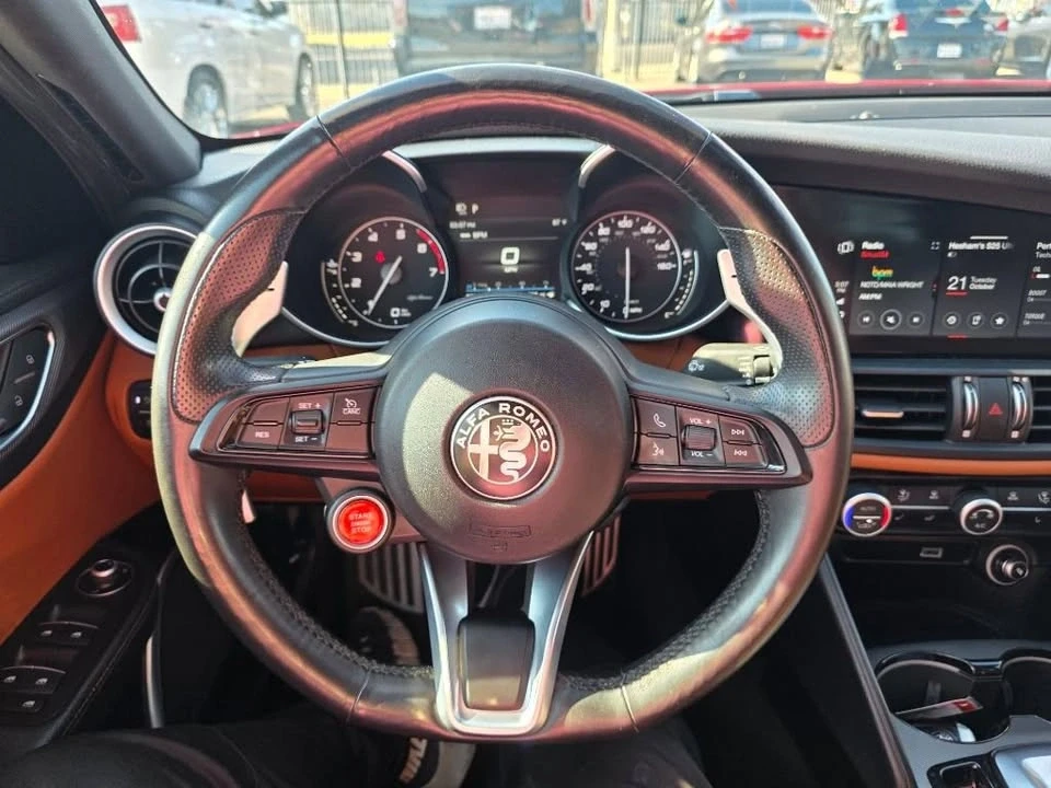 2020 Alfa Romeo Giulia - Image 14 of 15