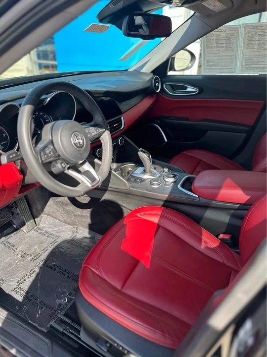 2020 Alfa Romeo Giulia - Image 7 of 9