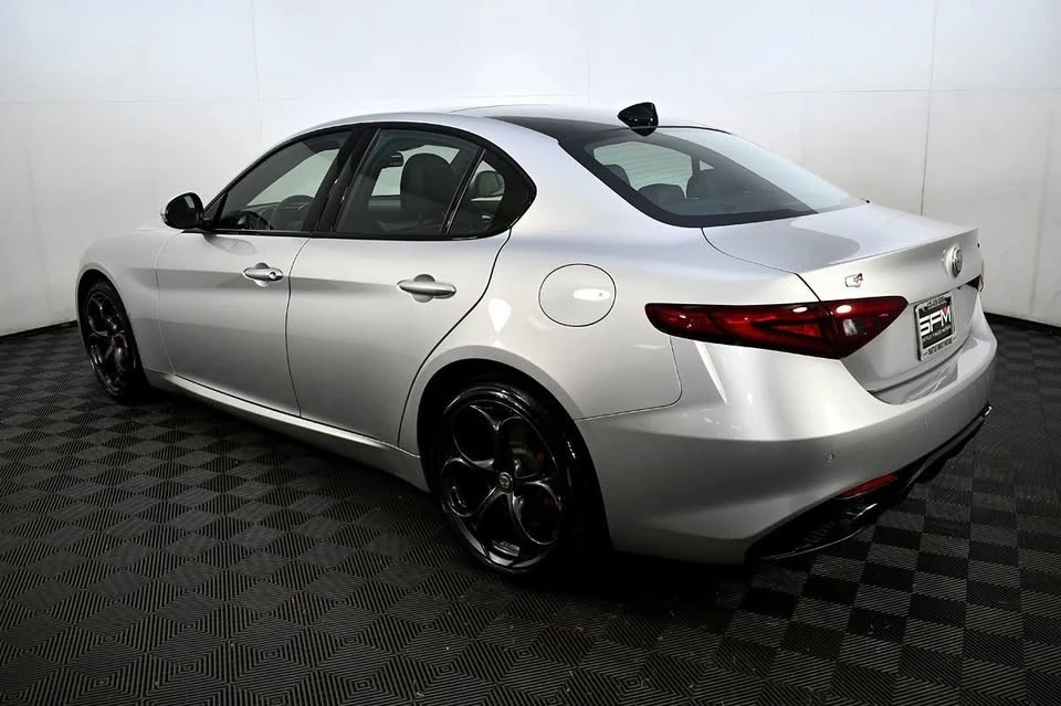 2020 Alfa Romeo Giulia - Image 11 of 20