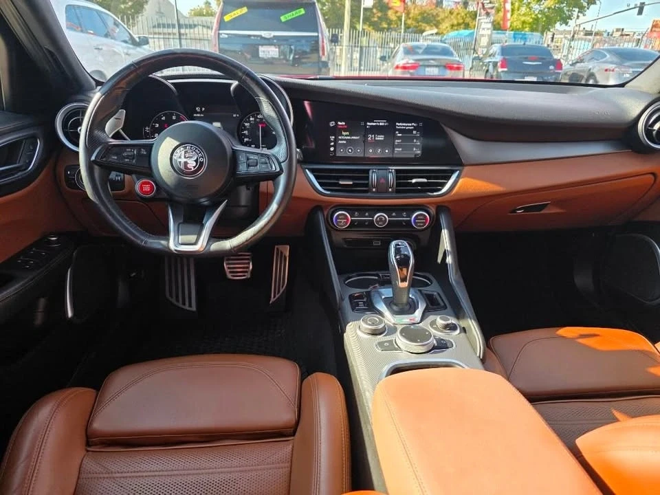 2020 Alfa Romeo Giulia - Image 10 of 15