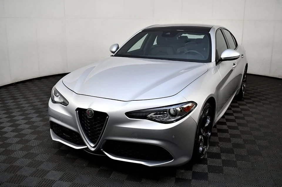 2020 Alfa Romeo Giulia - Image 2 of 20