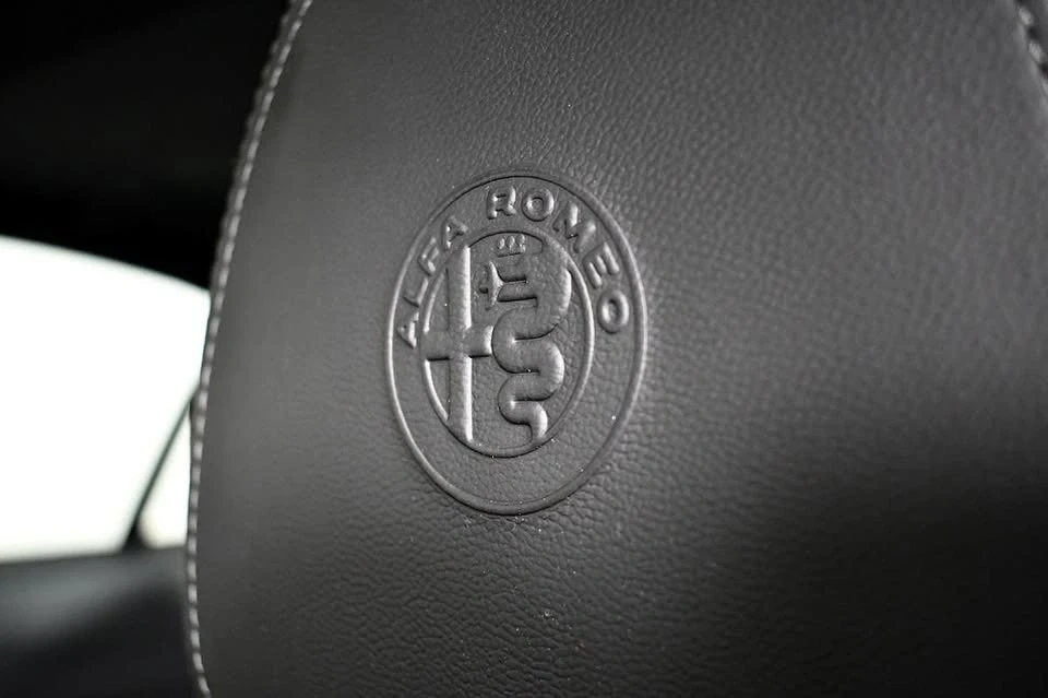 2020 Alfa Romeo Giulia - Image 18 of 20
