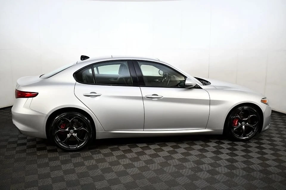 2020 Alfa Romeo Giulia - Image 6 of 20