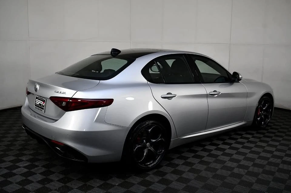 2020 Alfa Romeo Giulia - Image 7 of 20