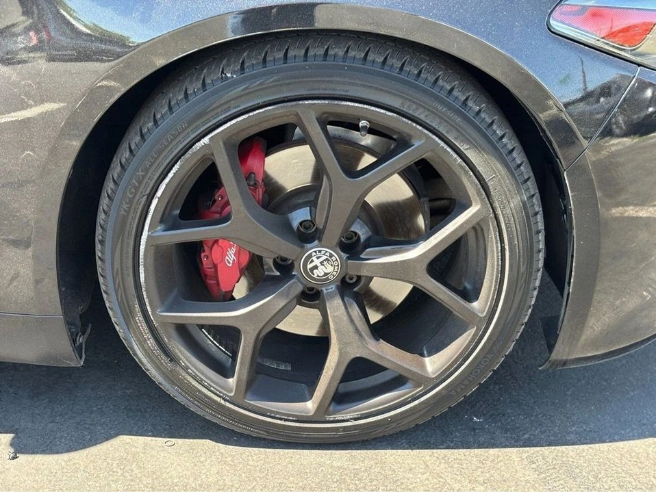 2020 Alfa Romeo Giulia - Image 15 of 20