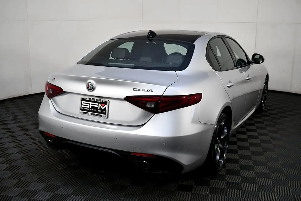 2020 Alfa Romeo Giulia - Image 8 of 20