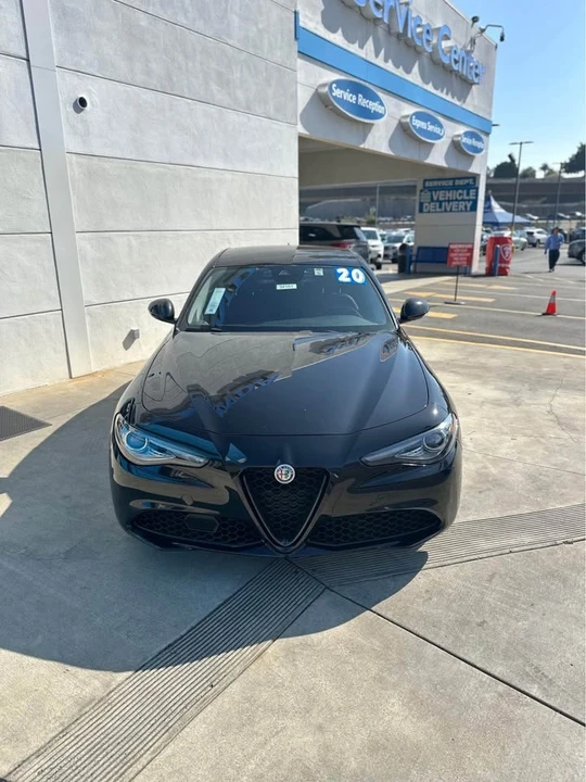 2020 Alfa Romeo Giulia - Image 2 of 9