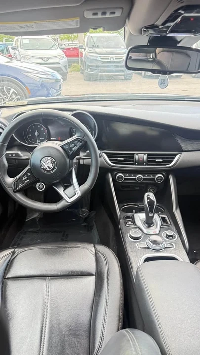 2020 Alfa Romeo Giulia - Image 6 of 9