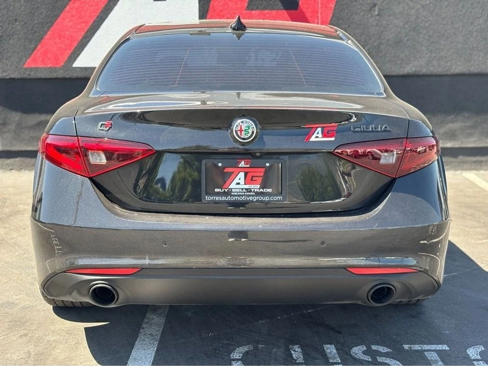 2020 Alfa Romeo Giulia - Image 9 of 20