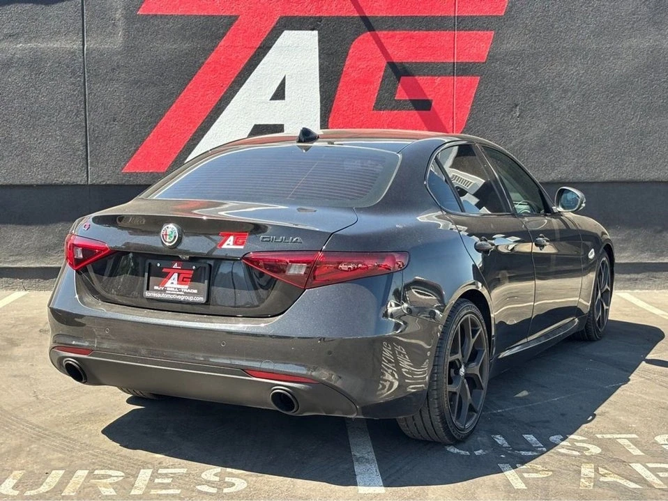 2020 Alfa Romeo Giulia - Image 8 of 20
