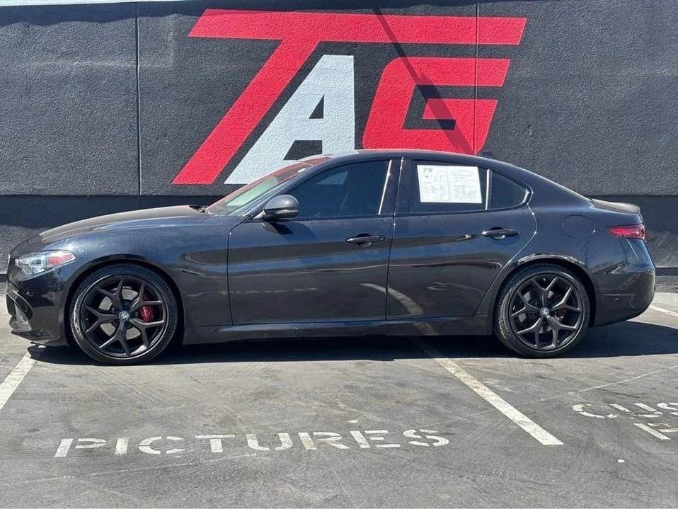 2020 Alfa Romeo Giulia - Image 7 of 20