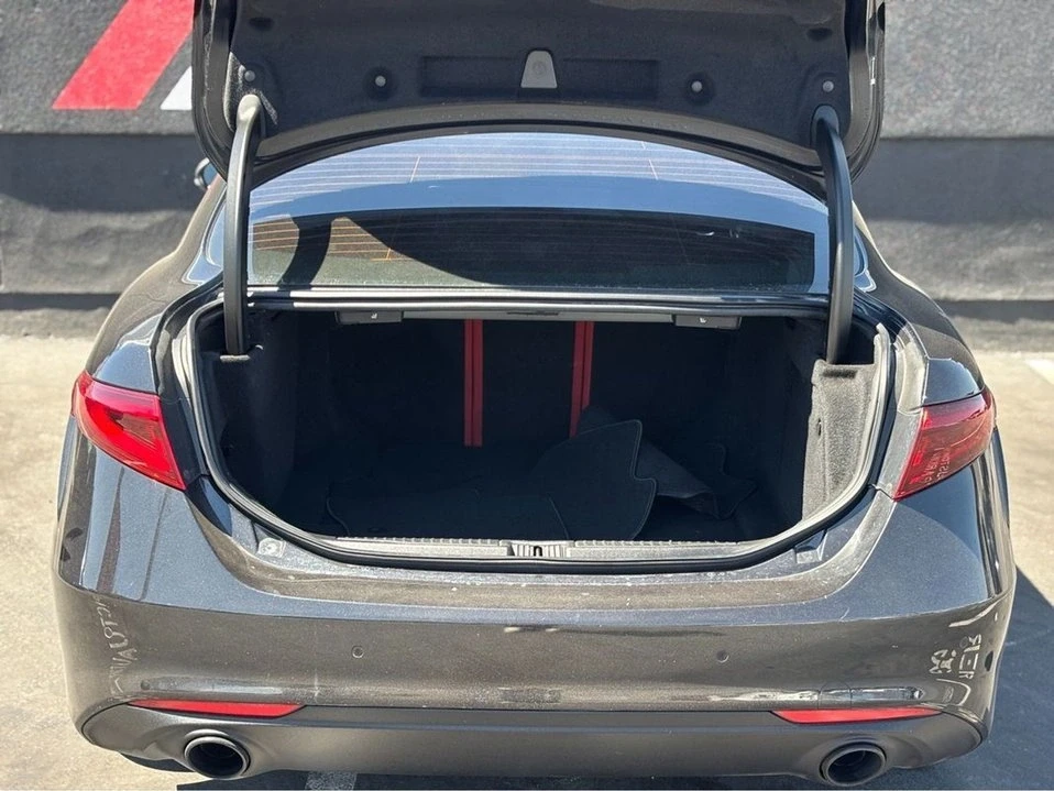 2020 Alfa Romeo Giulia - Image 16 of 20