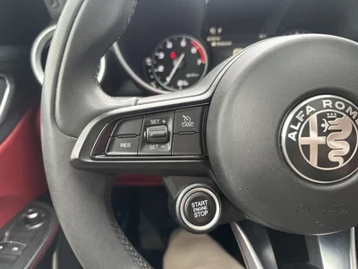 2020 Alfa Romeo Giulia - Image 6 of 11