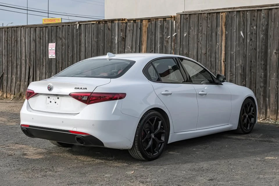 2020 Alfa Romeo Giulia - Image 8 of 18