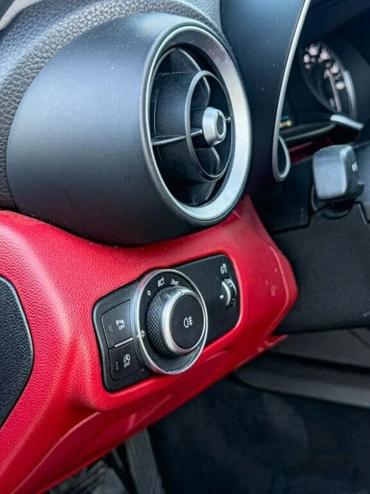 2020 Alfa Romeo Giulia - Image 8 of 19