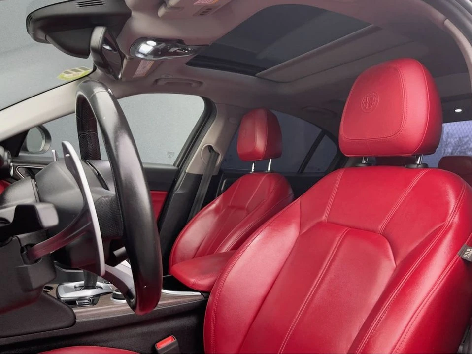 2020 Alfa Romeo Giulia - Image 18 of 20