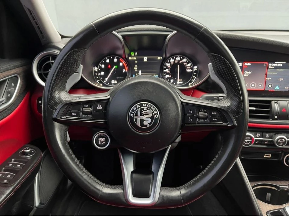 2020 Alfa Romeo Giulia - Image 5 of 20