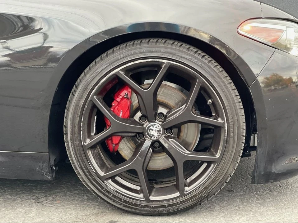 2020 Alfa Romeo Giulia - Image 10 of 20