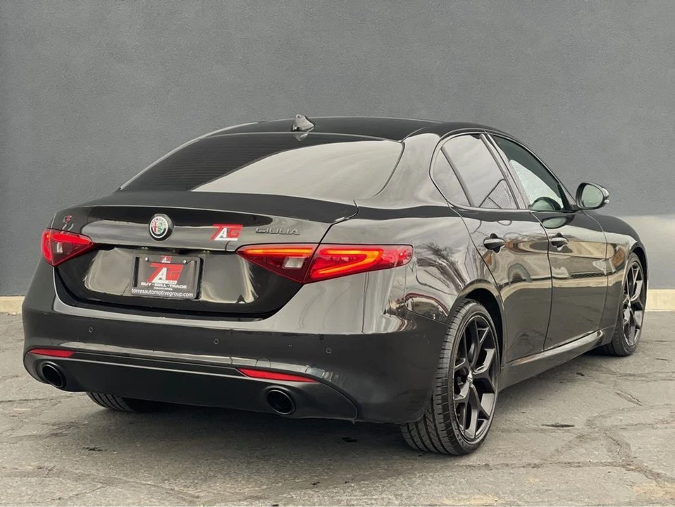 2020 Alfa Romeo Giulia - Image 9 of 20