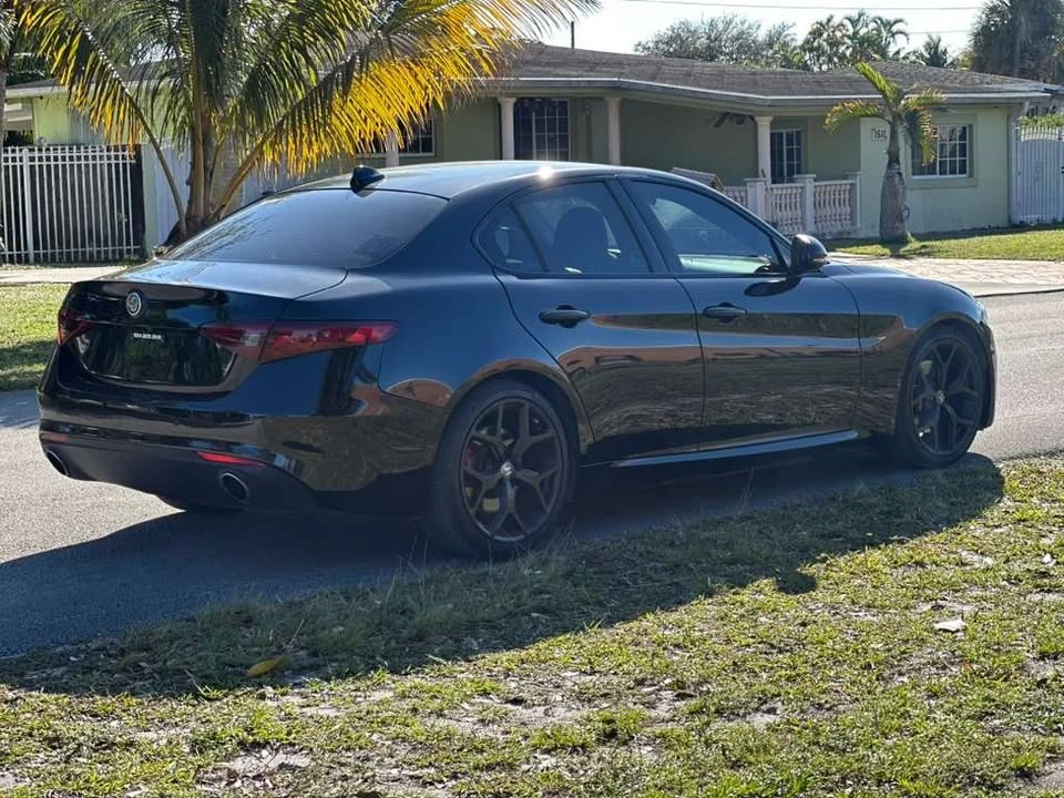 2020 Alfa Romeo Giulia - Image 6 of 16