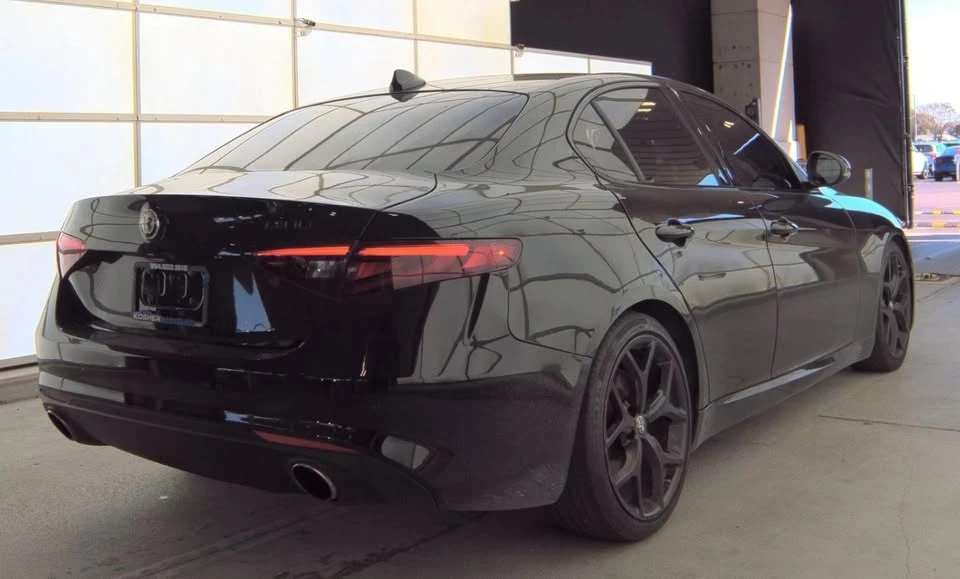 2020 Alfa Romeo Giulia - Image 2 of 5