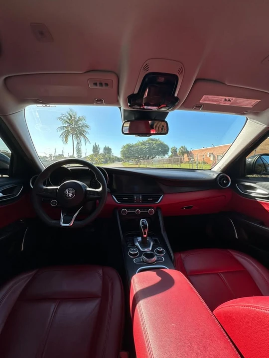 2020 Alfa Romeo Giulia - Image 14 of 16