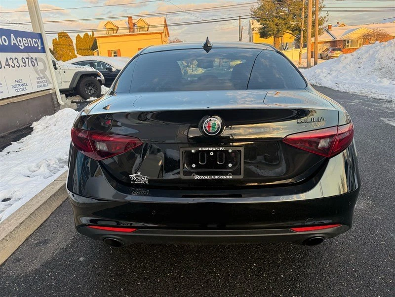 2020 Alfa Romeo Giulia - Image 4 of 20