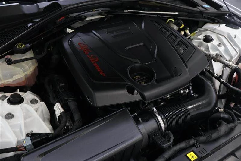 2020 Alfa Romeo Giulia - Image 15 of 15