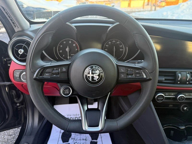 2020 Alfa Romeo Giulia - Image 10 of 20