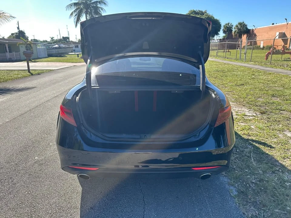 2020 Alfa Romeo Giulia - Image 8 of 16