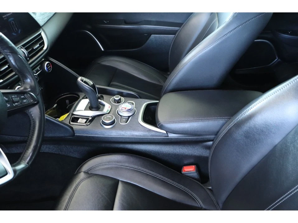 2020 Alfa Romeo Giulia - Image 17 of 20
