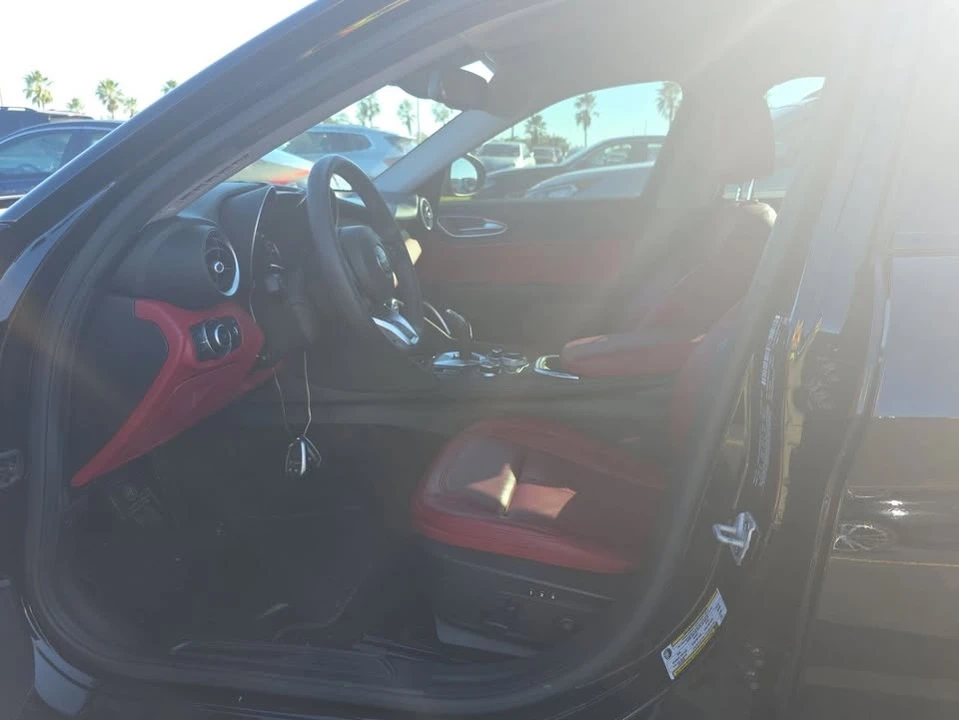 2020 Alfa Romeo Giulia - Image 4 of 5