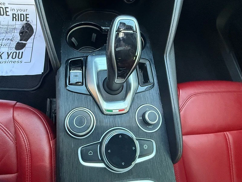 2020 Alfa Romeo Giulia - Image 14 of 20