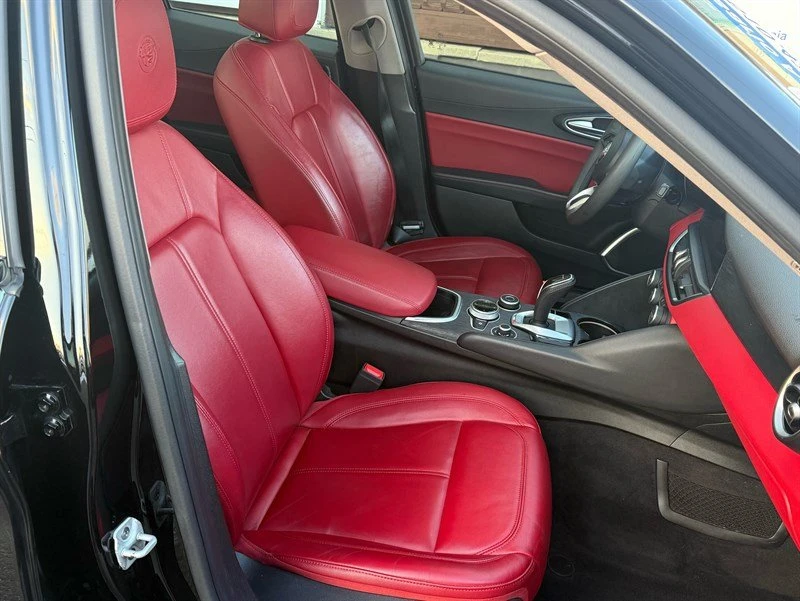 2020 Alfa Romeo Giulia - Image 17 of 20