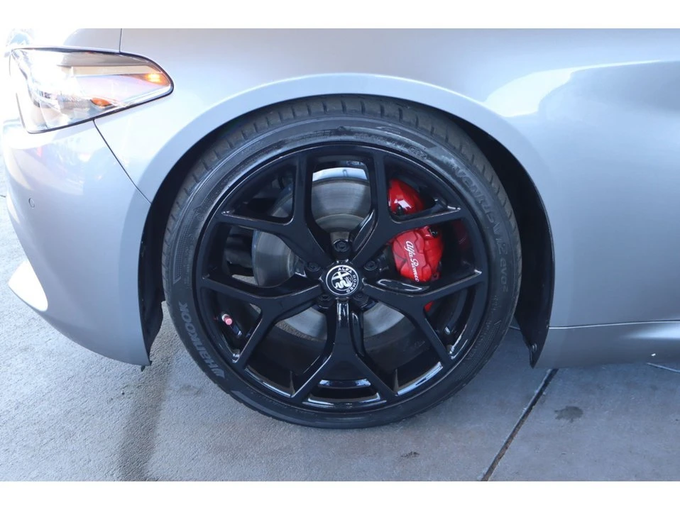 2020 Alfa Romeo Giulia - Image 12 of 20